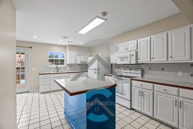 Building Photo - 15400 Taylor Loop Rd
