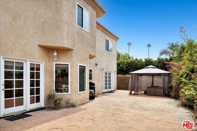 Building Photo - 5029 Lemona Ave