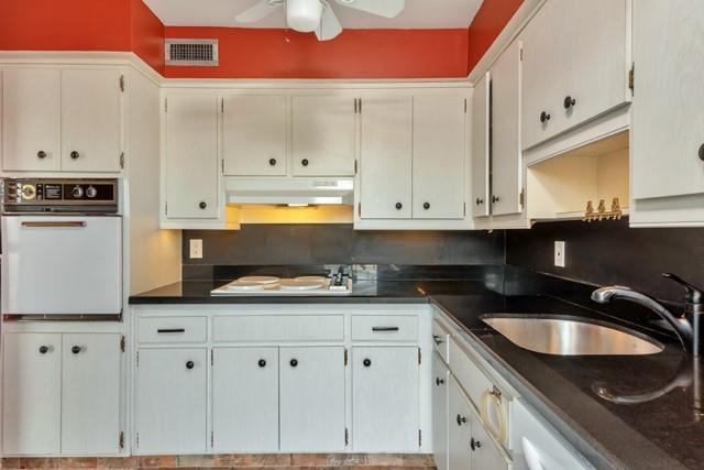 Building Photo - 777 SE 2nd Ave