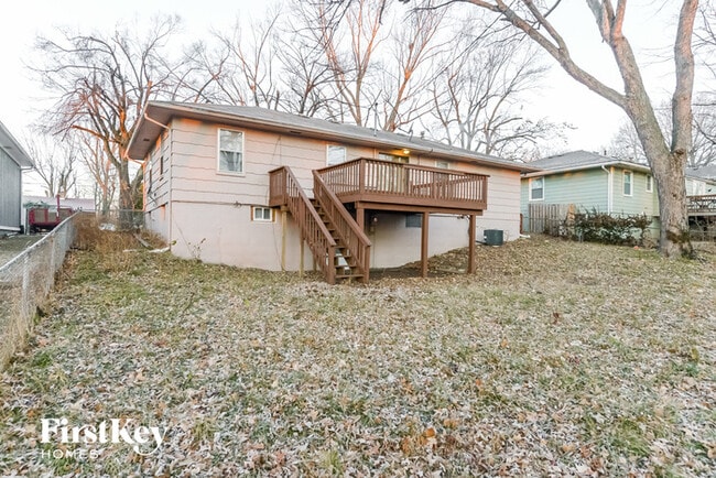 Building Photo - 8607 Elm Ave