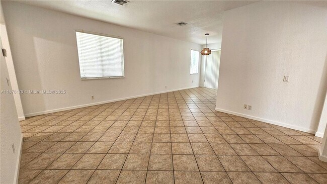 Building Photo - 686 Conservation Dr