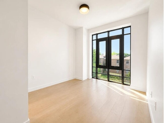 Building Photo - 17-85 215th St