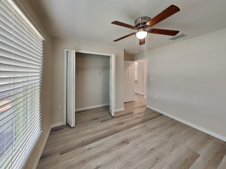 Building Photo - 27 Pine Cir