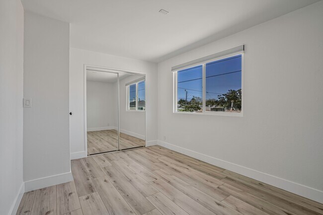 Building Photo - 4543 168th St