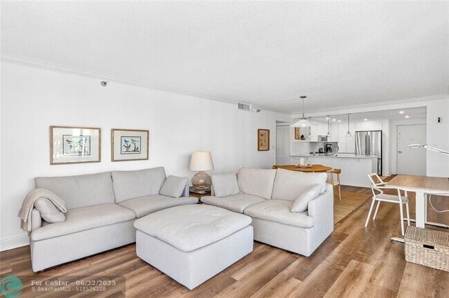 Building Photo - 20515 E Country Club Dr