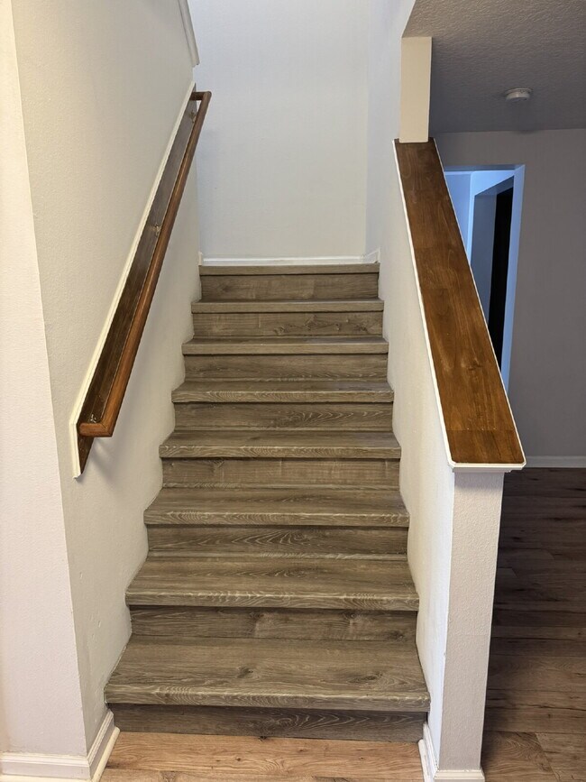 Building Photo - FOR RENT!!!!!-   2nd months rent is FREE!!!!