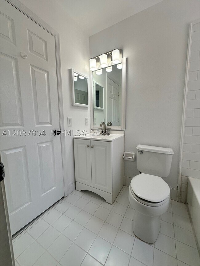 Building Photo - 5541 NW 90th Ave