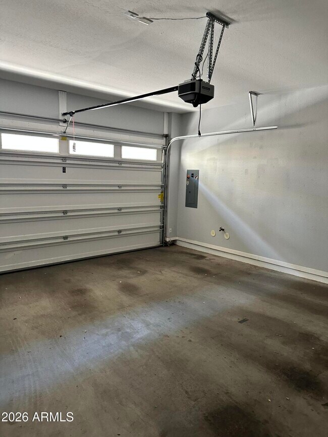 Building Photo - 124 N California St