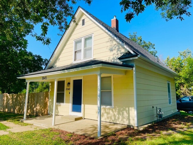 Primary Photo - New Appliances + HUGE Fenced Backyard