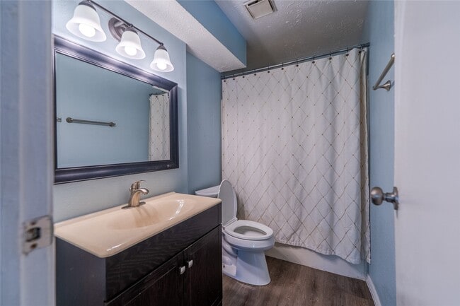 Building Photo - 2027 Alabama St