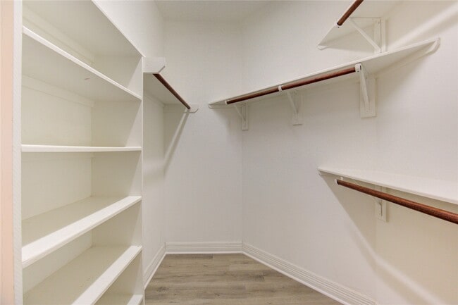 Building Photo - 5530 Mangrove Creek Ln