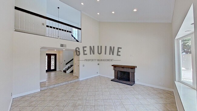 Building Photo - Spacious and Nicely Updated House With Gre...