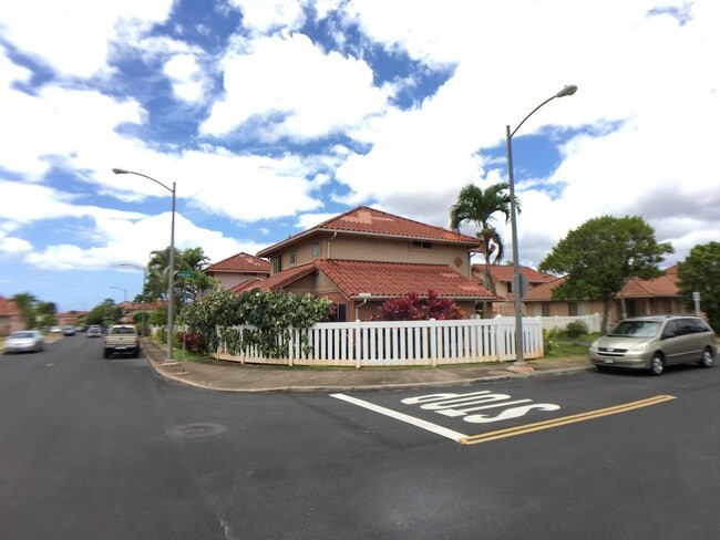 Building Photo - Spacious 3-Bedroom Home in Tropics at Waik...