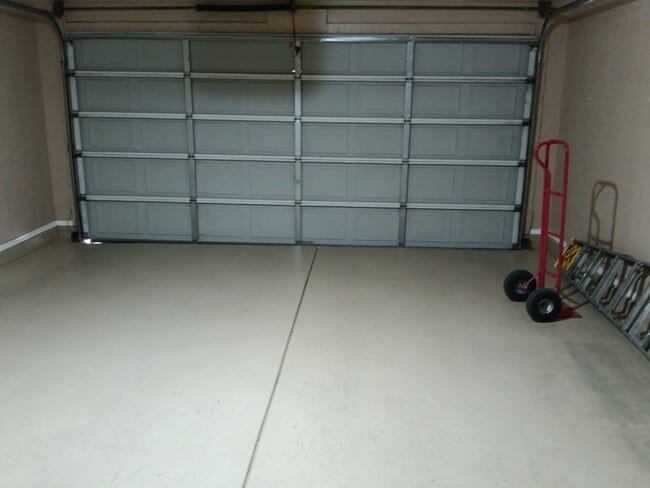 Building Photo - 3 Bedroom, 2 Bathroom Home! Schedule a Showing!