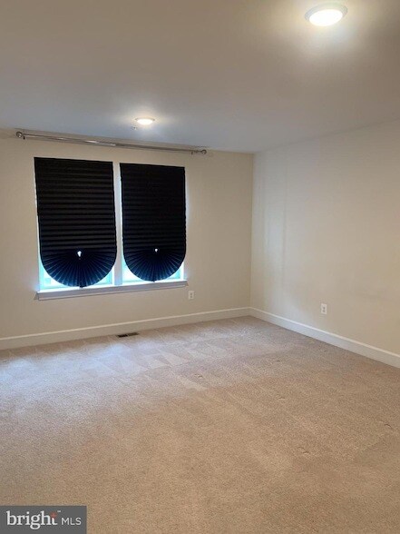 Building Photo - 3922 Rock Spring Dr