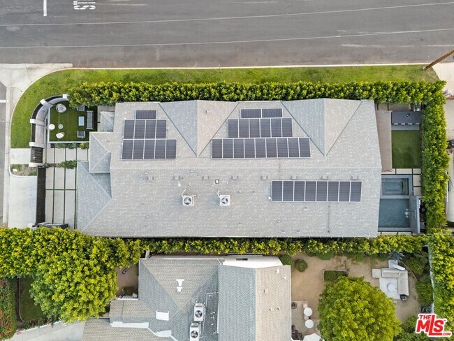 Building Photo - 4803 Lemona Ave