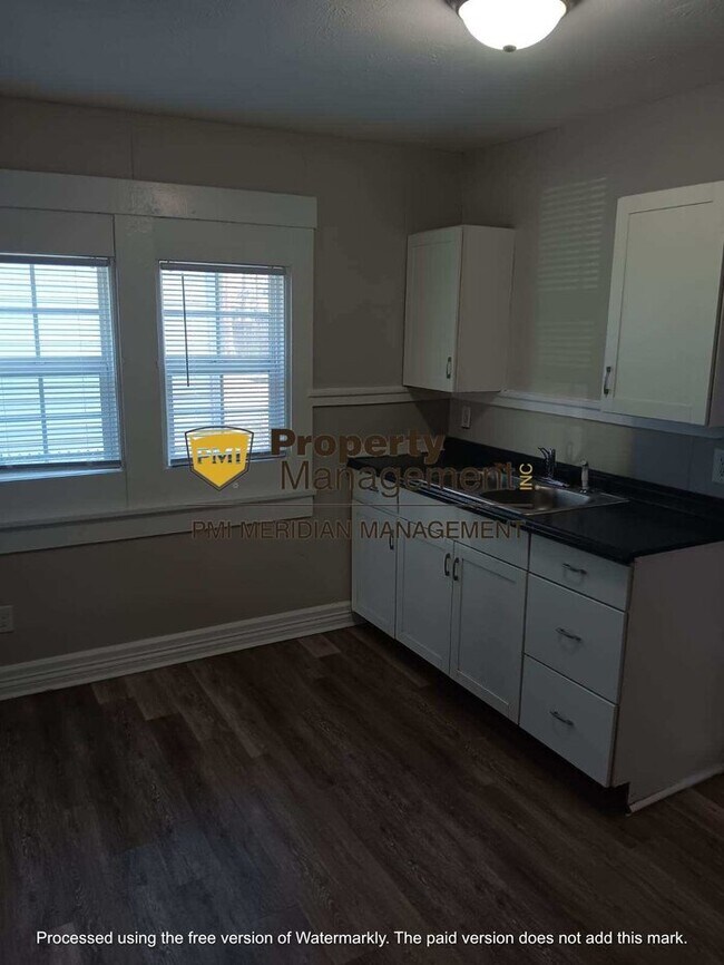 Building Photo - Charming 1-Bedroom Home with Spacious Layo...