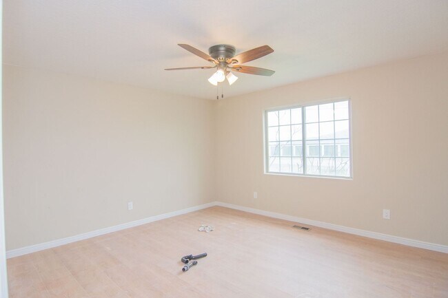 Building Photo - Fully Renovated Home + Shop + RV Parking in Tremonton!