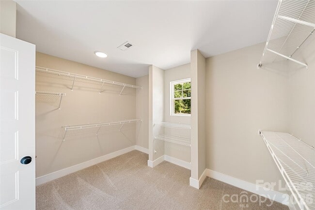 Building Photo - 818 N Rocky River Rd