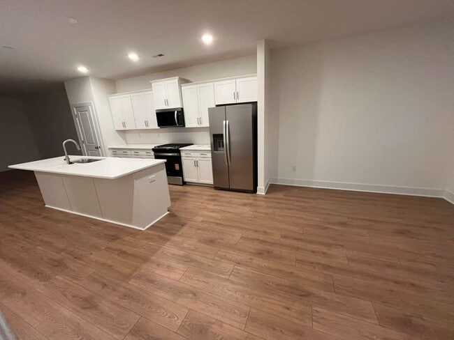 Building Photo - 15345 Sunray Aly