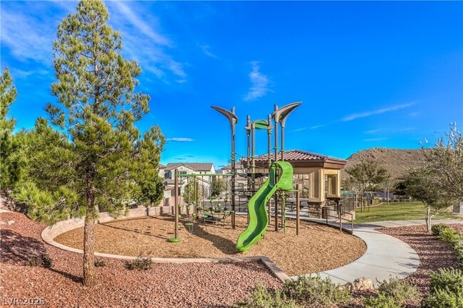 Building Photo - 3213 Molinos Dr