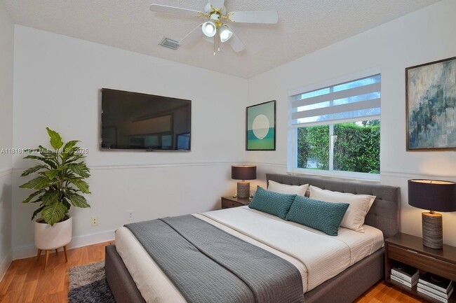 Building Photo - 1270 Majesty Terrace