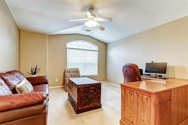 Building Photo - 6303 Applewood Forest Dr