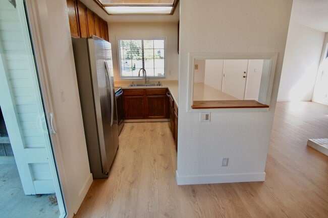Building Photo - 4400 Sunrise Ct