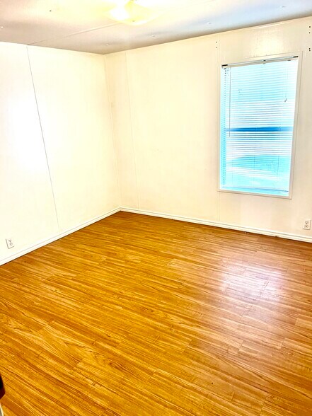 Building Photo - 300 Murls Lake Rd