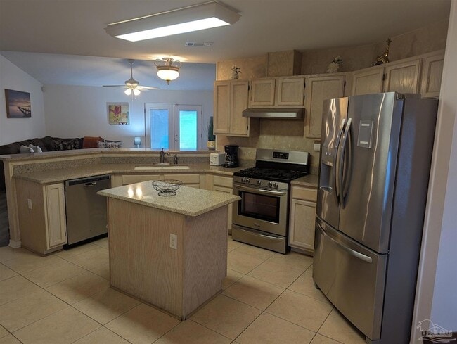 Building Photo - 4009 Shorewood Dr