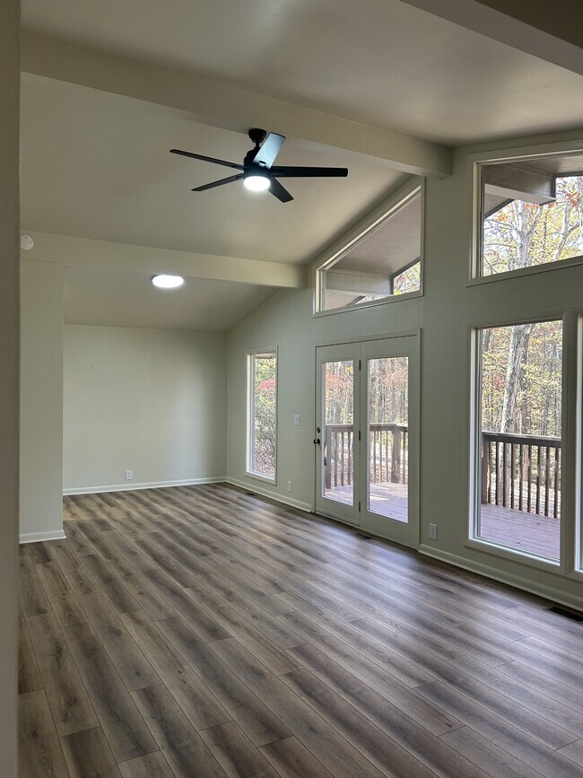 Building Photo - 25 Carballo Ln