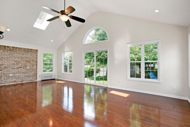 Building Photo - 415 Nevis Dr