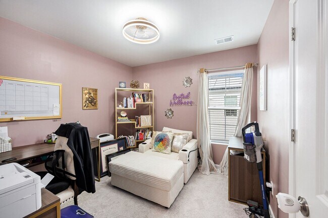 Building Photo - Spacious 5BR House in Charleston
