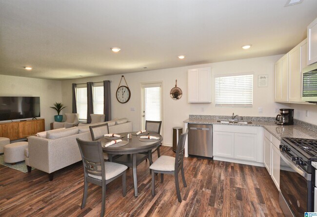 Building Photo - 6558 Creek Cir