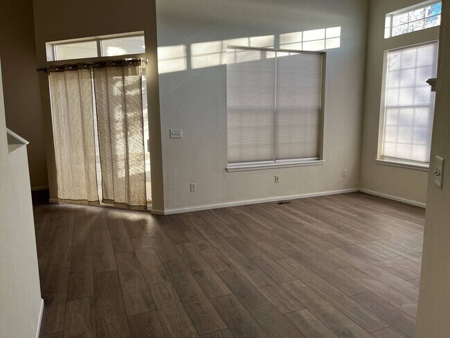 Building Photo - Spacious Townhouse Available in Lafayette