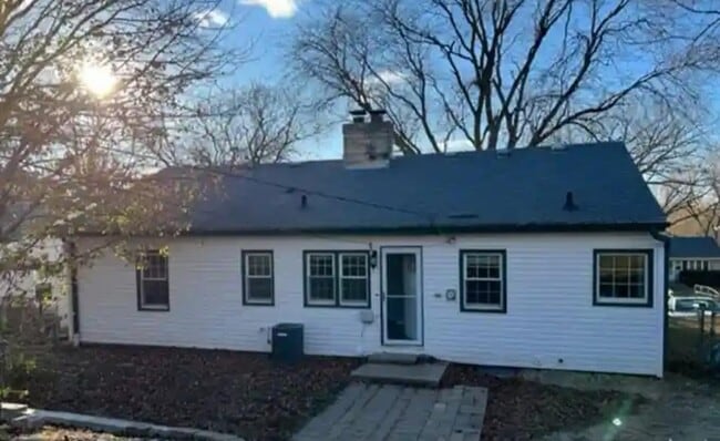 Building Photo - 1009 N 76th St