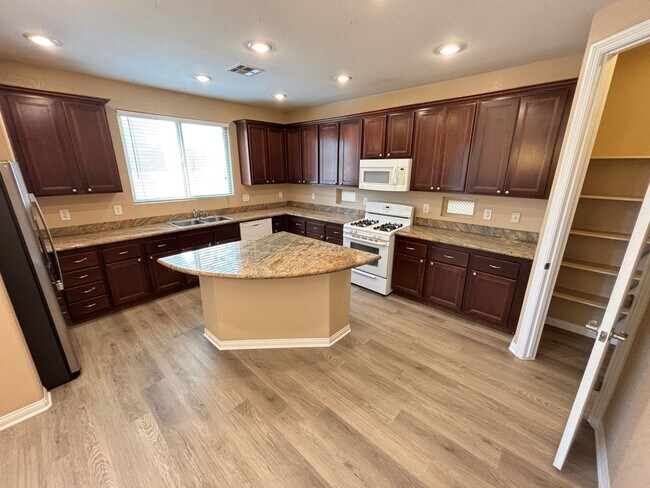 Building Photo - Stunning 4-Bedroom Two-Story Home w/ Loft, and community amenities located in Providence Community!