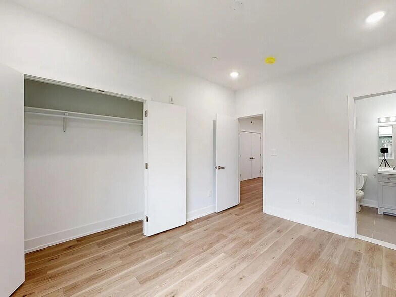 Building Photo - 1728 W Susquehanna Ave