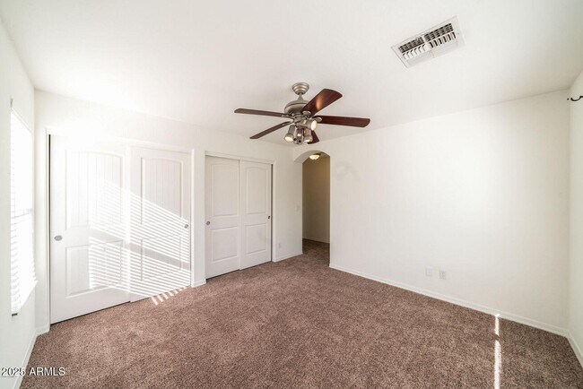 Building Photo - 1423 S Newberry Ln