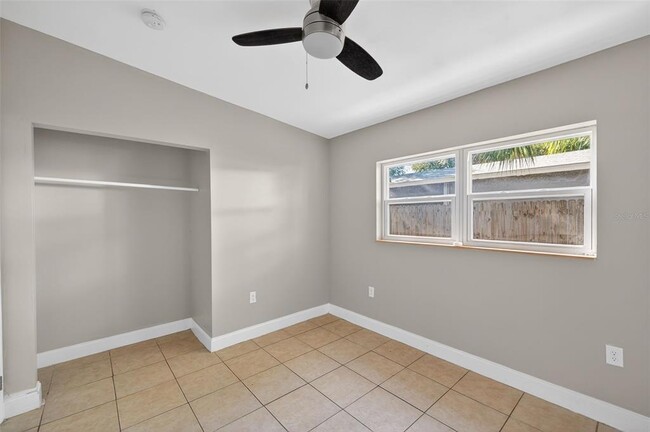 Building Photo - 2245 17th Ave S