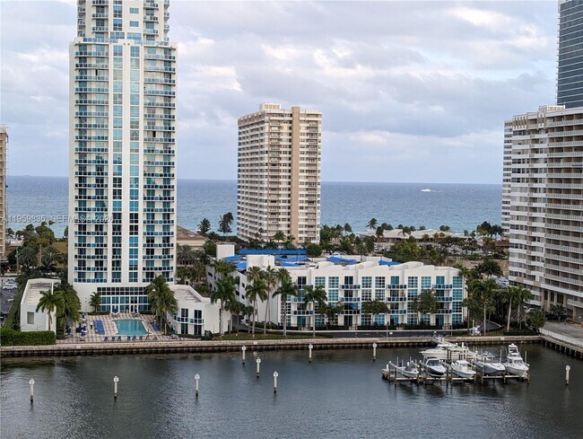 Building Photo - 137 Golden Isles Dr