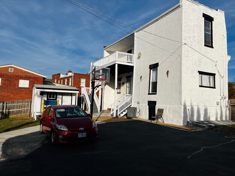 Building Photo - 2811 Indiana Ave