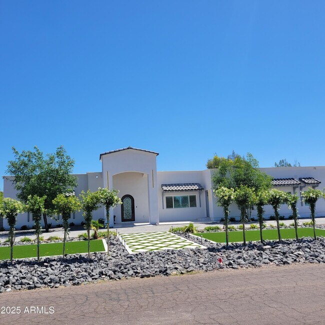 Building Photo - 13613 N 76th St