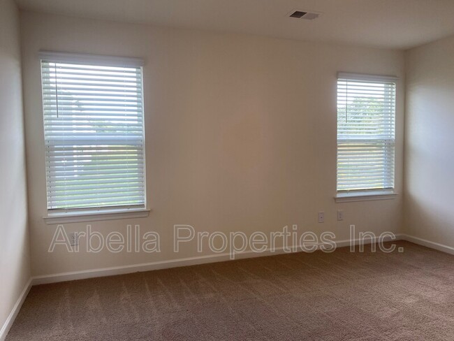 Building Photo - 424 Quiver St