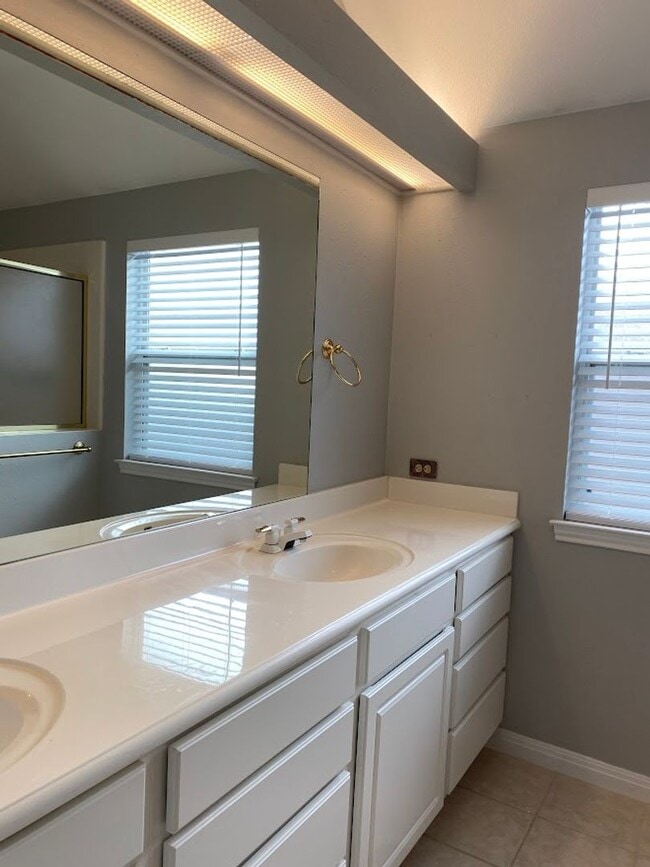 Building Photo - 13515 Demeter