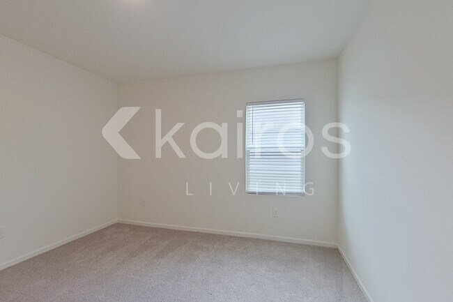 Building Photo - 639 Castillo Dr