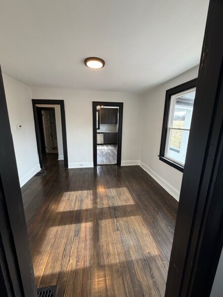 Building Photo - 10272 Burlington Rd