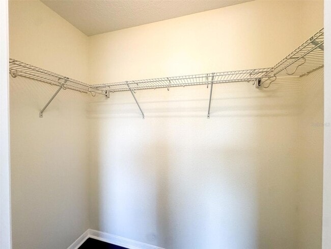 Building Photo - 10663 Pictorial Park Dr