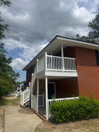 Building Photo - 207 New Petersburg Dr