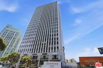 Building Photo - 3810 Wilshire Blvd